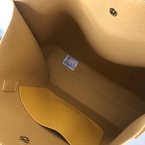 Mustard Pebble Yellow Shoulder Handbag Tote w/ Tassel - Picture 3 of 7